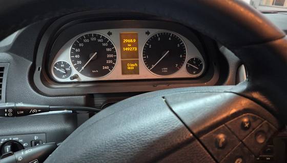 MERCEDES-BENZ B 180 1.7 8V GASOLINA 4P AUTOMÁTICO